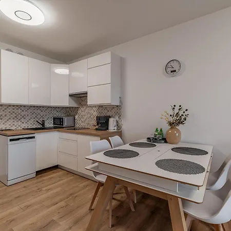 Apartment Horyzont - Navigator- Mozliwosc Wykupienia Sniadan!!!